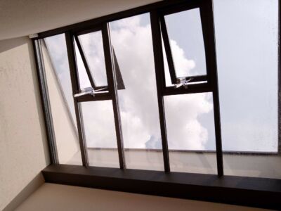 Sublimes fenêtres de toit en aluminium réalisées par notre équipe dans notre atelier à Auch.